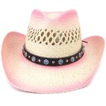Belle fille portant le Chapeau De Cowboy Fille pour un style western élégant