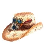 Chapeau country femme avec plumes